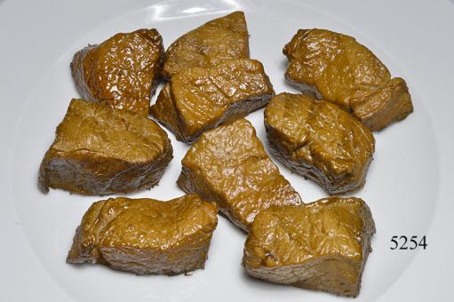Fleischstücke gebraten (100 gr.) Gulasch 